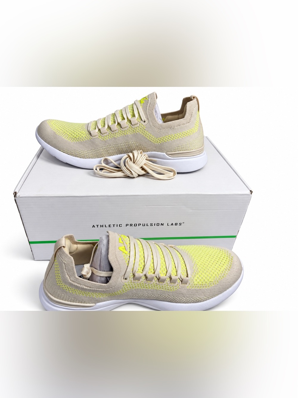 APL TechLoom Breeze Women’s 9 Beach Energy White NIB Extra Laces
